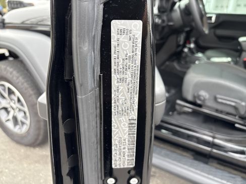 Certified 2024 Jeep Wrangler Sport S image 36