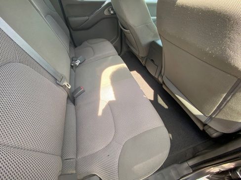 Used 2019 Nissan Frontier SV image 24