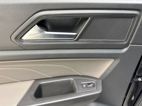 Used 2023 Volkswagen Atlas SE w/ Panoramic Sunroof Package FWD image 37