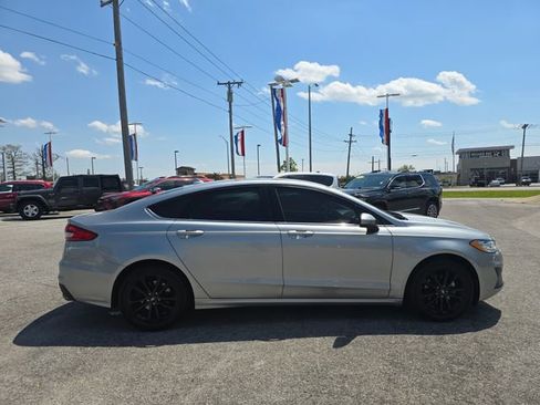 Used 2020 Ford Fusion SE FWD image 4