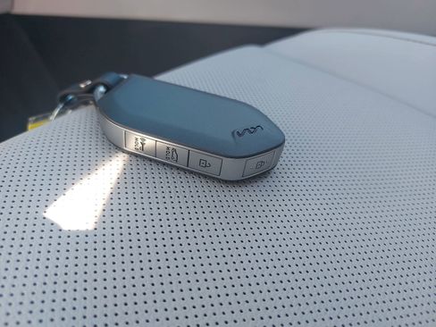 New 2026 Kia Sportage EX image 38