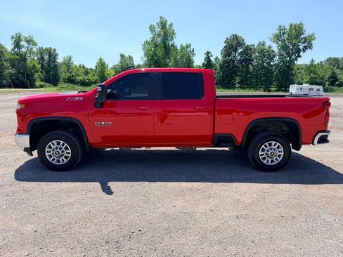 Used 2024 Chevrolet Silverado 2500 LT w/ Texas Edition AWD/4WD image 4