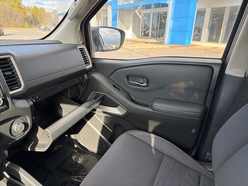 Used 2022 Nissan Frontier SV image 20