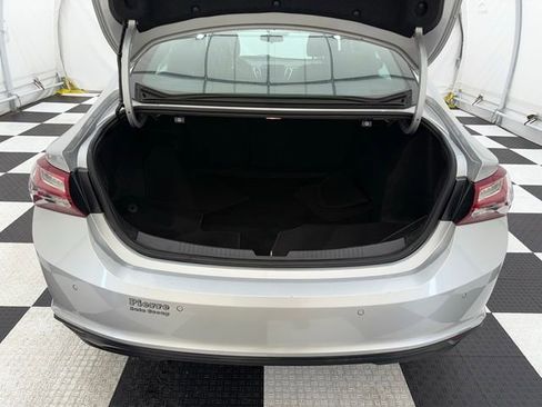 Used 2021 Chevrolet Malibu LT image 4