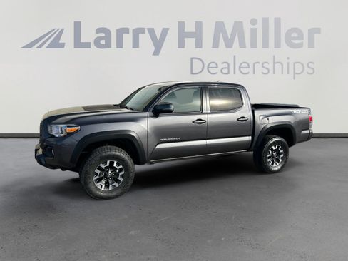 Used 2022 Toyota Tacoma TRD Off-Road w/ Technology Package image 1