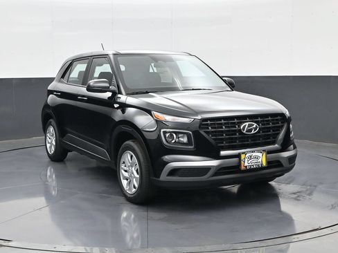 New 2026 Hyundai Venue SE FWD image 3