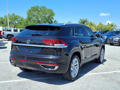Used 2022 Volkswagen Atlas Cross Sport SE FWD image 7