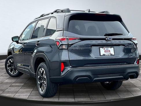 Used 2025 Subaru Forester Premium AWD/4WD image 4