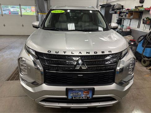 Used 2024 Mitsubishi Outlander SEL AWD/4WD image 2
