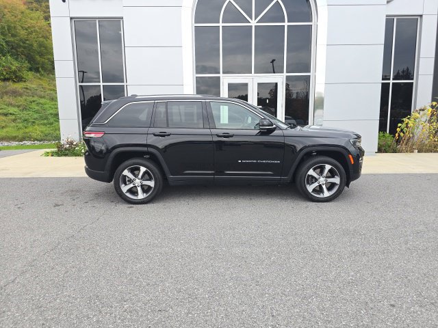 Used 2023 Jeep Grand Cherokee 4WD 4xe image 7