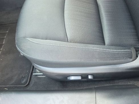 Used 2025 Nissan Altima 2.5 SV FWD image 15
