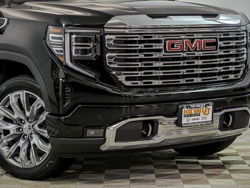 Used 2023 GMC Sierra 1500 Denali AWD/4WD image 2