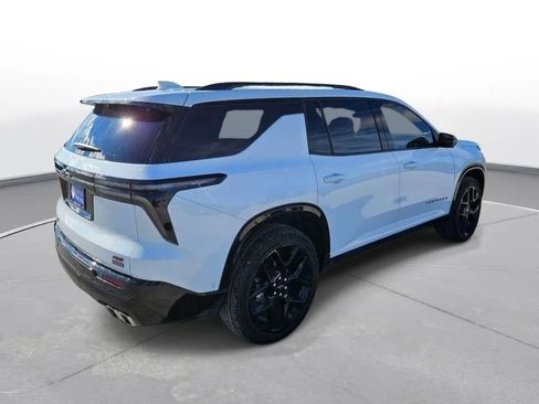 Used 2025 Chevrolet Traverse Z71 w/ Enhanced Driving Package image 8