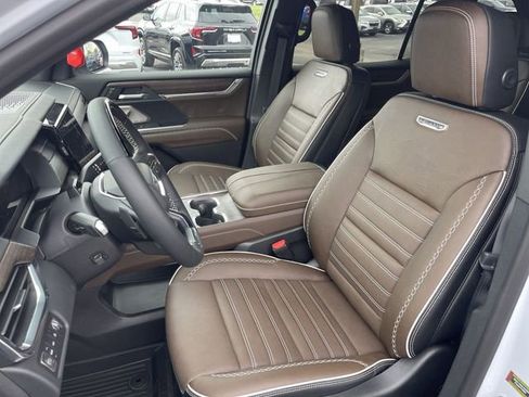 New 2026 GMC Acadia Denali Ultimate w/ LPO, Floor Liner Package AWD/4WD image 11