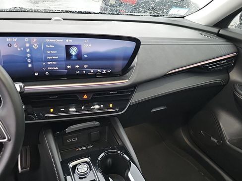 Used 2025 Buick Envision Sport Touring image 8