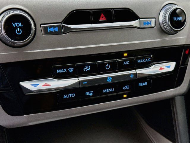 Used 2023 Ford Explorer XLT RWD image 16