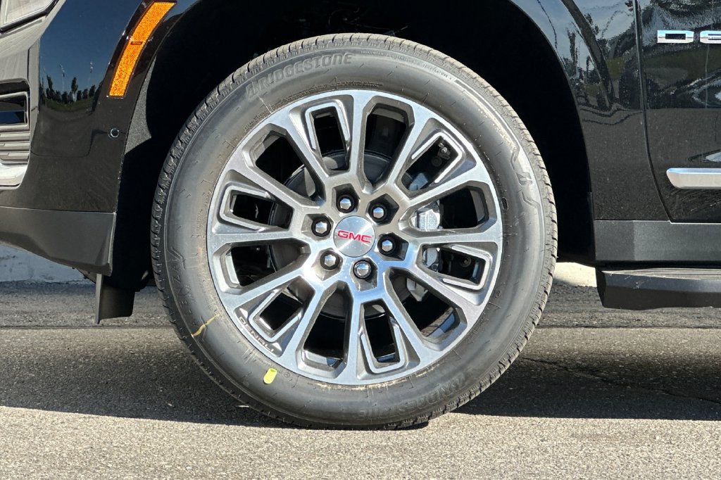 New 2027 GMC Yukon Denali w/ Advanced Technology Package AWD/4WD image 10