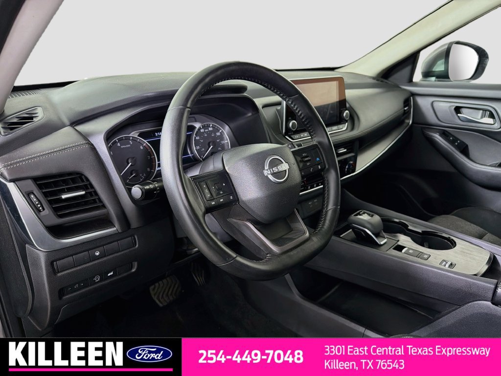 Used 2025 Nissan Rogue SV FWD image 11