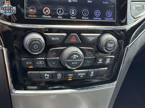 Used 2020 Jeep Grand Cherokee Overland AWD/4WD image 28