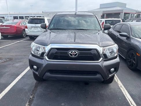 Used 2013 Toyota Tacoma 4x4 Access Cab V6 w/ SR5 Pkg image 2