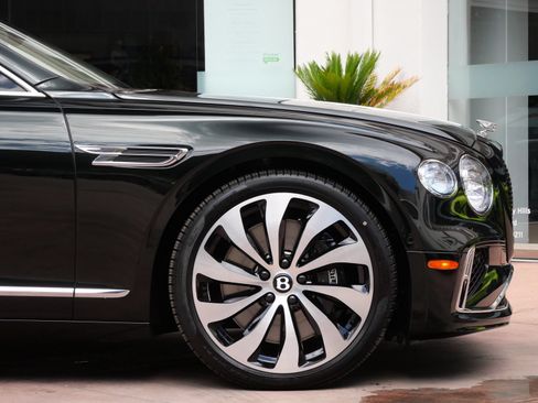 New 2026 Bentley Flying Spur Plug-In Hybrid AWD/4WD image 6