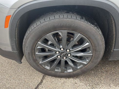 Used 2023 Chevrolet Traverse RS image 11