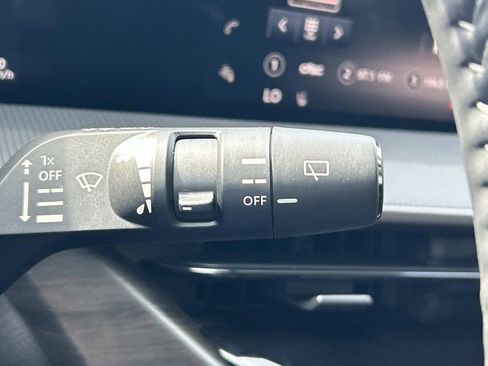 Certified 2025 Nissan Murano SV AWD/4WD image 31