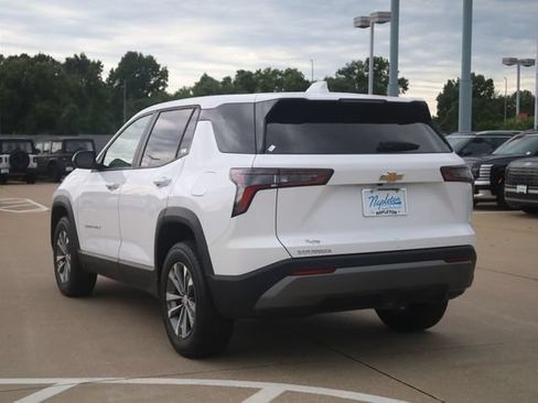 Used 2025 Chevrolet Equinox LT FWD image 5