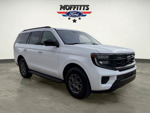 Certified 2025 Ford Expedition Active AWD/4WD image 7