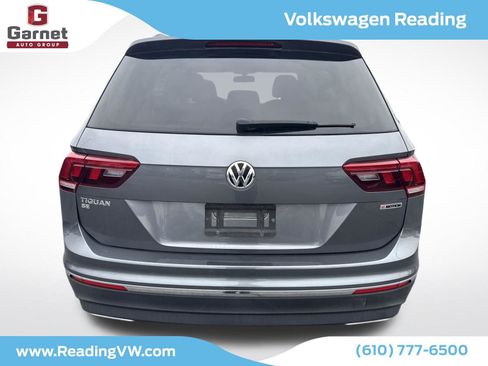 Used 2020 Volkswagen Tiguan SE w/ Panoramic Sunroof Package image 4