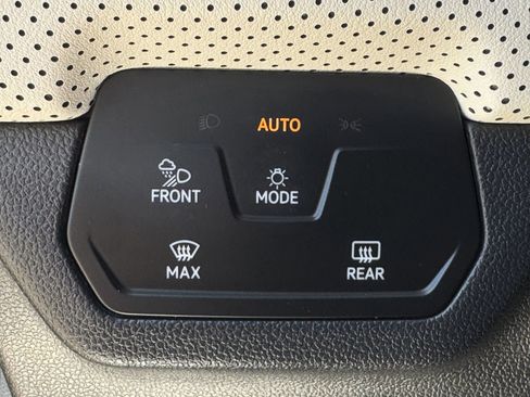 Used 2024 Volkswagen Atlas Cross Sport SEL Premium R-Line AWD/4WD image 25