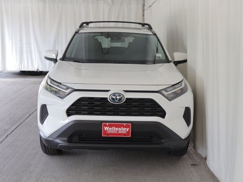 Used 2024 Toyota RAV4 XLE w/ Convenience Package AWD/4WD image 4
