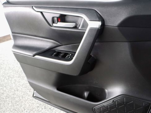 Used 2019 Toyota RAV4 XLE image 22