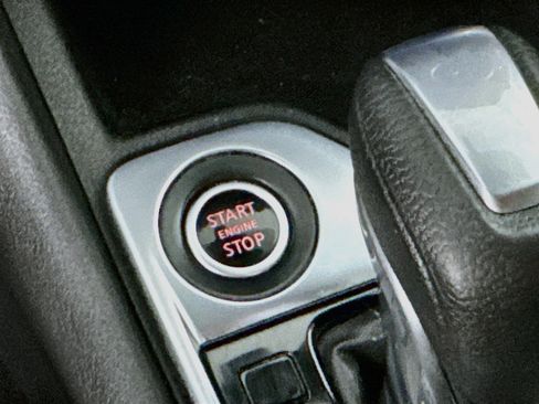 Used 2020 Nissan Sentra SV FWD image 17