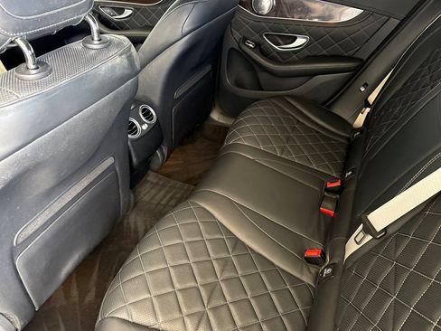 Used 2017 Mercedes-Benz GLC 300 4MATIC image 4