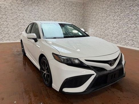 Used 2023 Toyota Camry SE FWD image 7