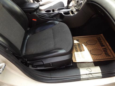 Used 2015 Chevrolet Malibu LT FWD image 18