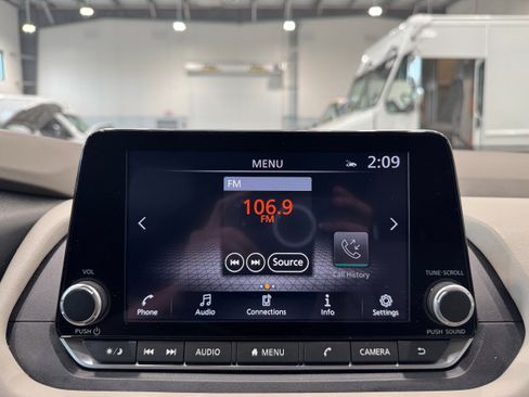 Used 2023 Nissan Rogue SV w/ SV Premium B Package AWD/4WD image 16