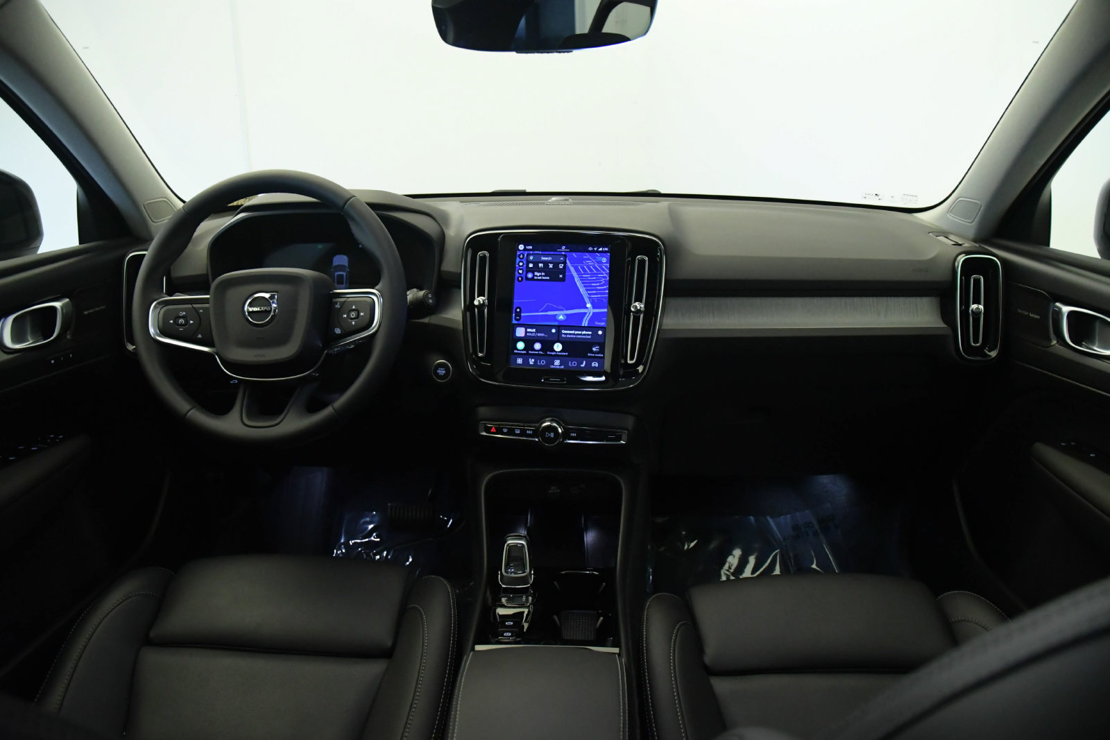 Used 2026 Volvo XC40 B5 Ultra w/ Climate Package AWD/4WD image 14