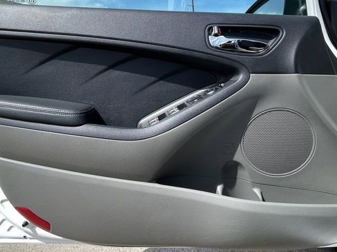 Used 2014 Kia Forte EX image 33