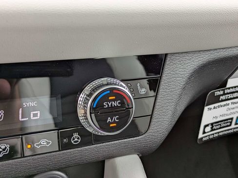 New 2026 Mitsubishi Outlander SE FWD image 25