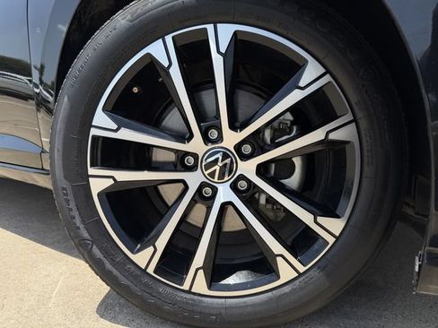 Used 2025 Volkswagen Jetta Sport FWD image 9