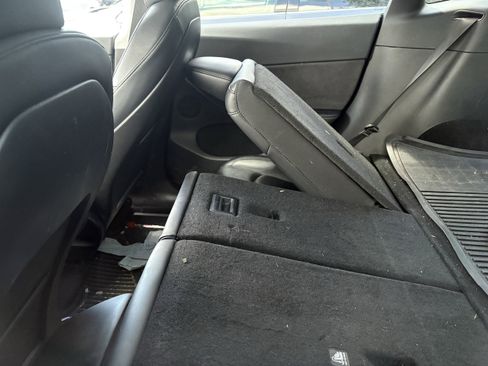 Used 2021 Tesla Model Y Long Range AWD/4WD image 8