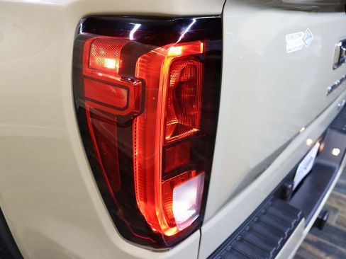 Used 2023 GMC Sierra 1500 Elevation image 24