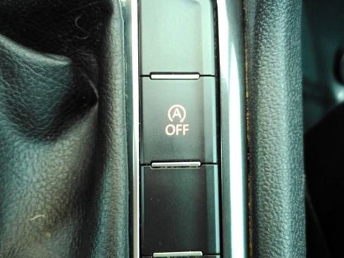 Used 2023 Volkswagen Tiguan SE w/ Panoramic Sunroof Package AWD/4WD image 48