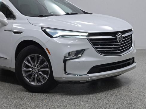 Used 2024 Buick Enclave Premium image 2