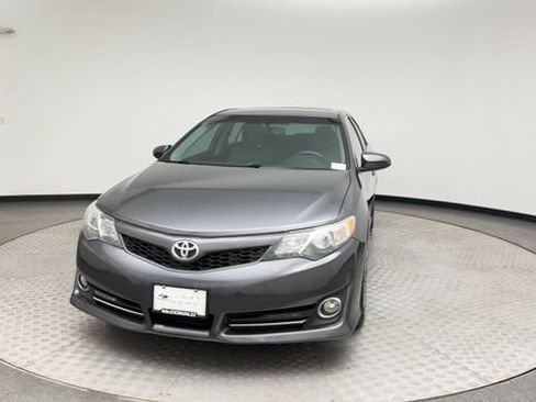 Used 2013 Toyota Camry SE w/ Convenience Pkg FWD image 7