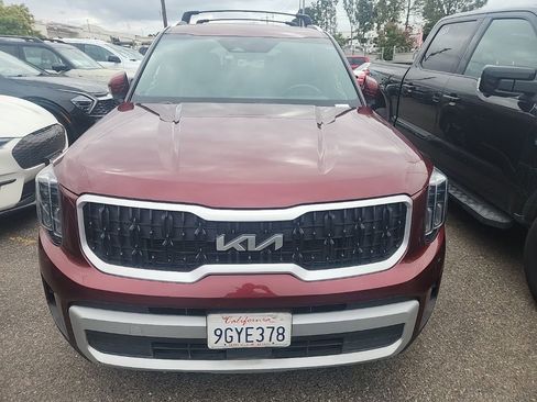 Certified 2023 Kia Telluride EX w/ EX Captain's Chair Package FWD image 2