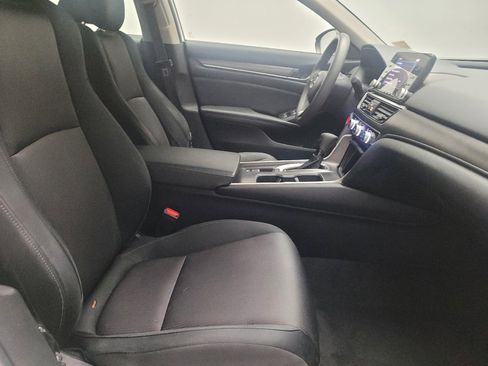 Used 2019 Honda Accord LX image 21