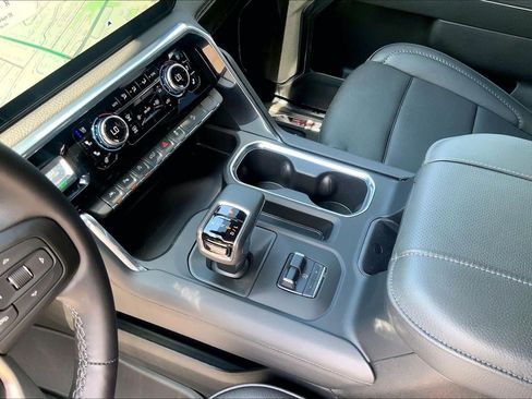 Used 2026 GMC Sierra 1500 Denali AWD/4WD image 18